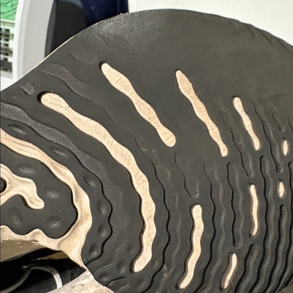 Nike React Infinity Flyknit 2 Black Sneakers - Picture 6 of 8